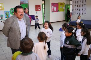 Profesor César Riquelme