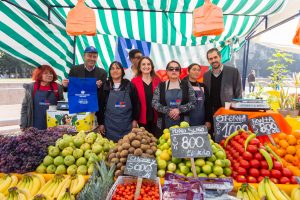 Autoridades comparten con feriantes