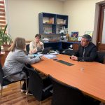 Servicio de Salud Ñuble y Municipio de Cobquecura concretan acuerdo para garantizar traslado de pacientes a diálisis 