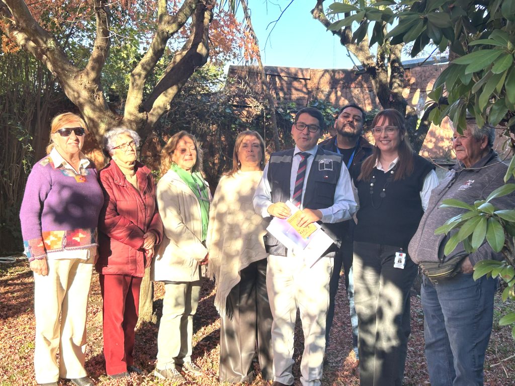 Seremi Alan Ibáñez junto a parte del Consejo Asesor de Mayores2
