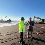 Finaliza proceso de extracción de material pesquero desde embarcación encallada en Caleta Taucú