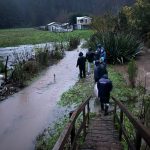 Autoridades entregan primeras ayudas a familias aisladas de Cobquecura tras emergencia por sistema frontal