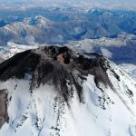 Amplían a dos kilómetros el perímetro de seguridad en Nevados de Chillán y mantienen la alerta técnica amarilla